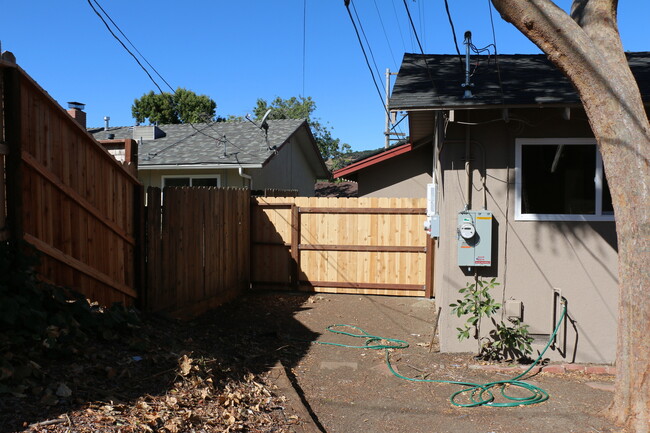 Building Photo - Bishop Peak neighborhood-Fantastic Rental!!