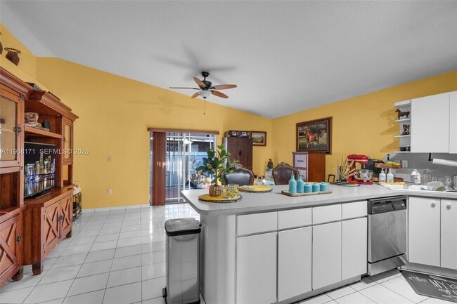 Building Photo - 7562 W 32nd Ct