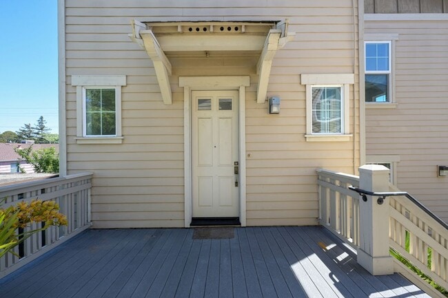 Building Photo - 12 Merrydale Ct