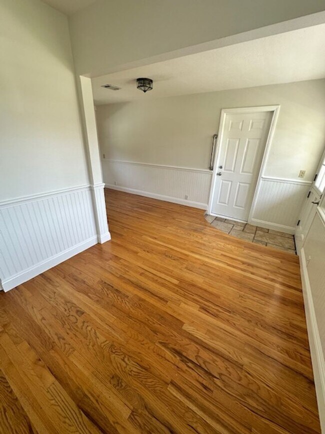 Building Photo - A True Gem in One of the Most Sought-After...