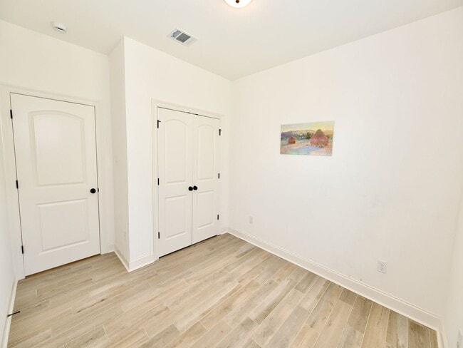Building Photo - Gorgeous property in the highly sought aft...