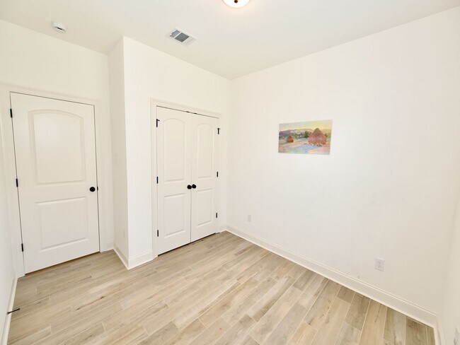 Building Photo - Gorgeous property in the highly sought after Jamestown Crossing in Prairieville