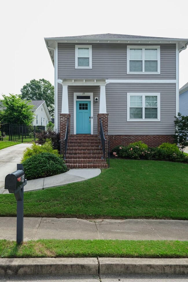 Primary Photo - 3 Bedroom, 2.5 Bath in Prime Location! Law...