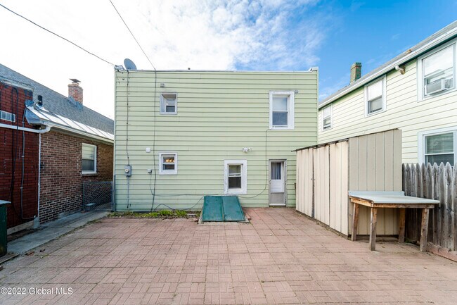 Building Photo - 2316 4th Ave