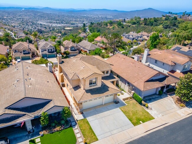 Building Photo - 4 Bedroom View Home in Emerald Heights | 3-Car Garage | Guard Gated Community