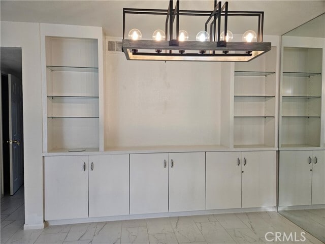 Building Photo - 505 S Farrell Dr