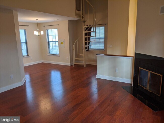 Building Photo - 94 Azalea Cir
