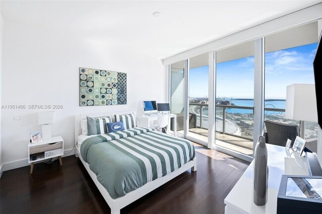 Building Photo - 888 Biscayne Blvd