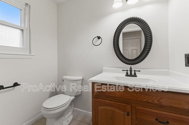 Building Photo - 5761 Luck Ln