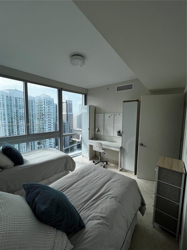 Building Photo - 350 S Miami Ave