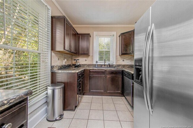 Building Photo - 526 Pearl St