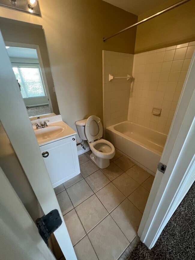 Building Photo - 15-1527 Kisling