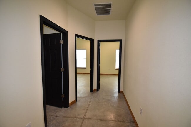 Building Photo - 780 8th Ave NE