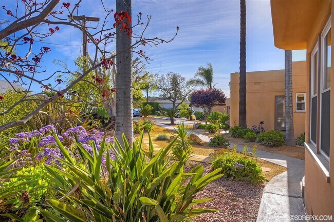 Building Photo - Modern 2 bedroom 2 bath home in Kensington Heights!