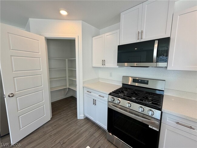 Building Photo - 4234 Vivenda St