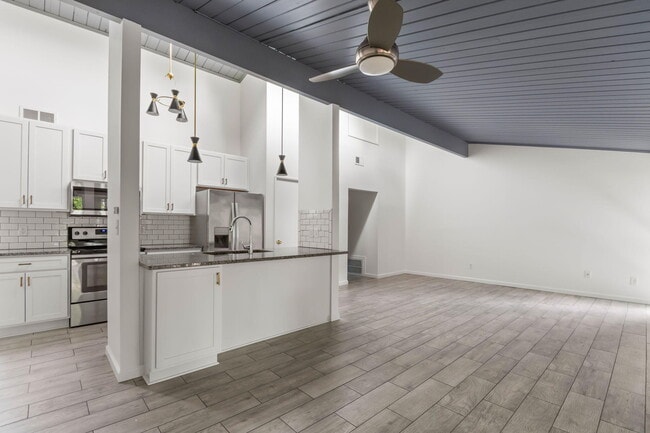 Building Photo - 1815 Independence Blvd