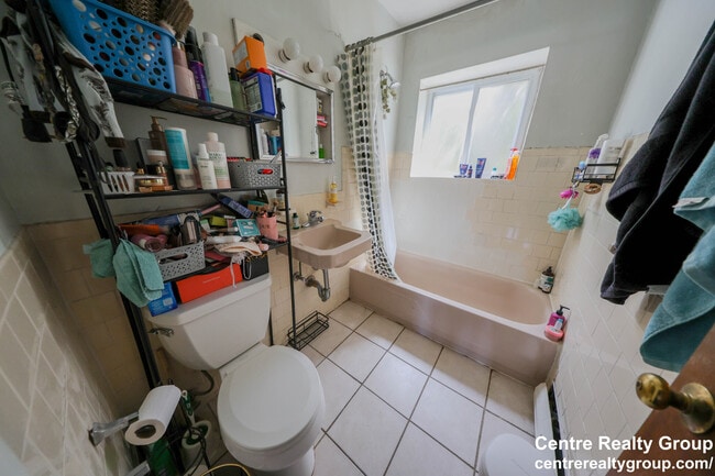 Building Photo - 33 Westgate Rd