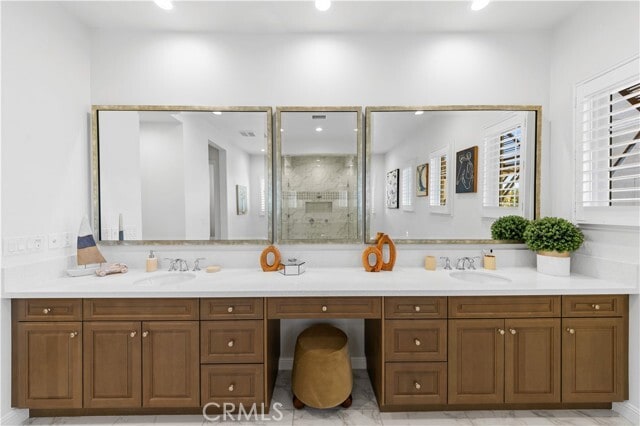 Building Photo - 111 Great Oak