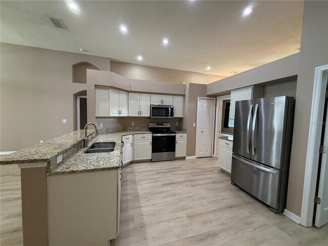 Building Photo - 13813 Bluewater Cir