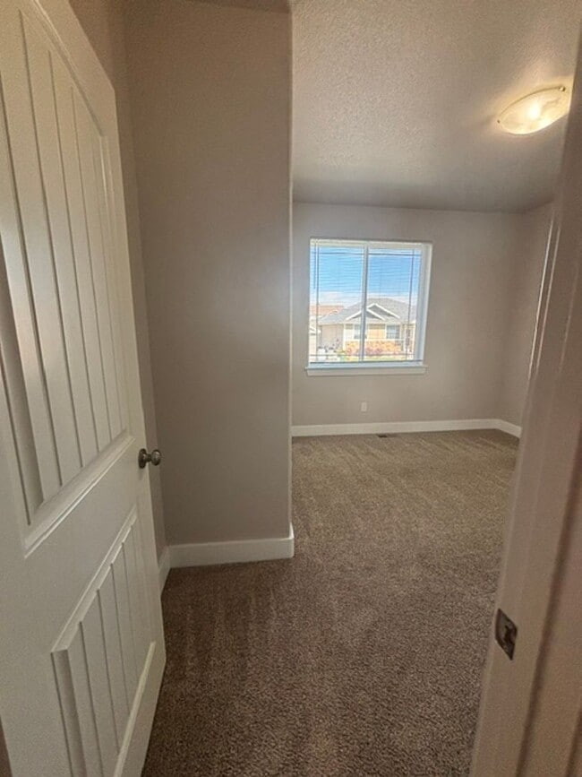 Building Photo - 1333 Alyssa Way