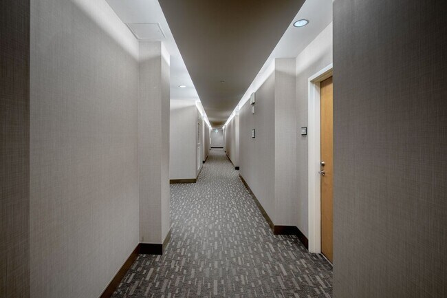 Building Photo - Glass House 1 Bed 1 Bath High Rise Condo w/ Mountain & City Views!!