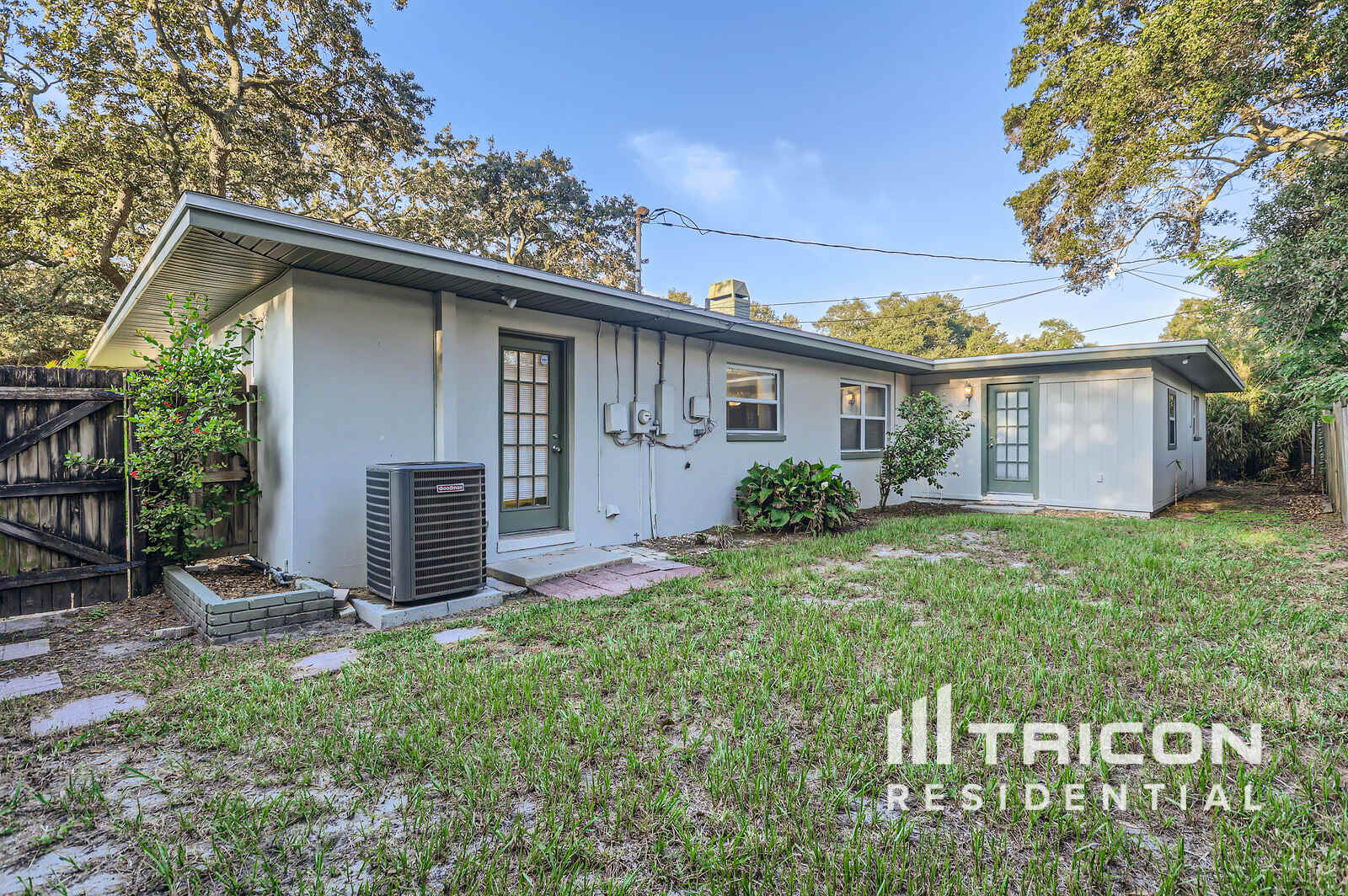 Building Photo - 1964 Price Cir