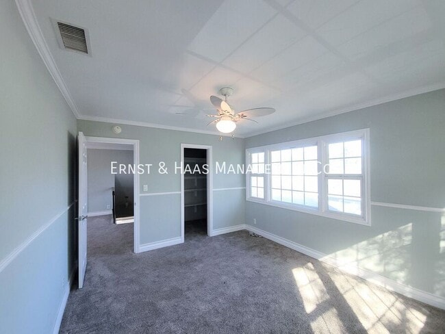 Building Photo - 869 E Kallin Way