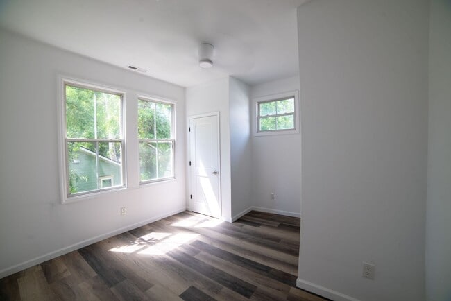 Building Photo - 107 N 13th St