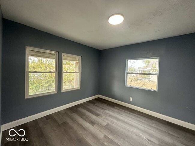 Building Photo - 2729 Columbia Ave