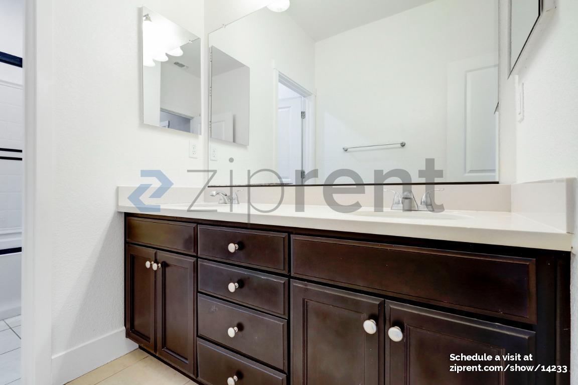 Building Photo - 1125 Berkshire Dr