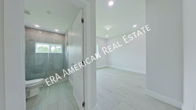 Building Photo - 5468 Cimmeron Ct