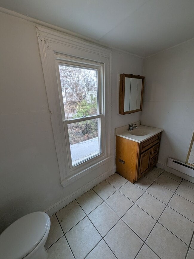 Building Photo - 1629 W Juniata St