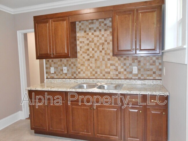 Building Photo - 22 Ridgeway Dr