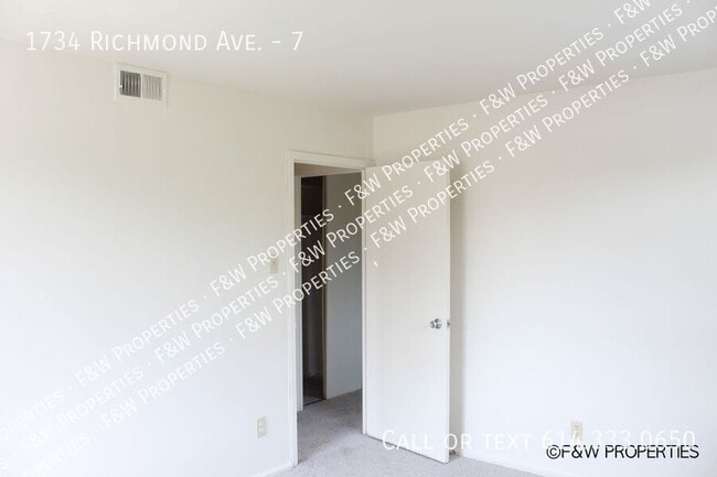 Building Photo - 1734 Richmond Ave