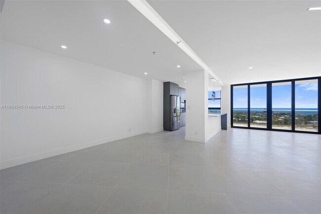 Building Photo - 20281 E Country Club Dr