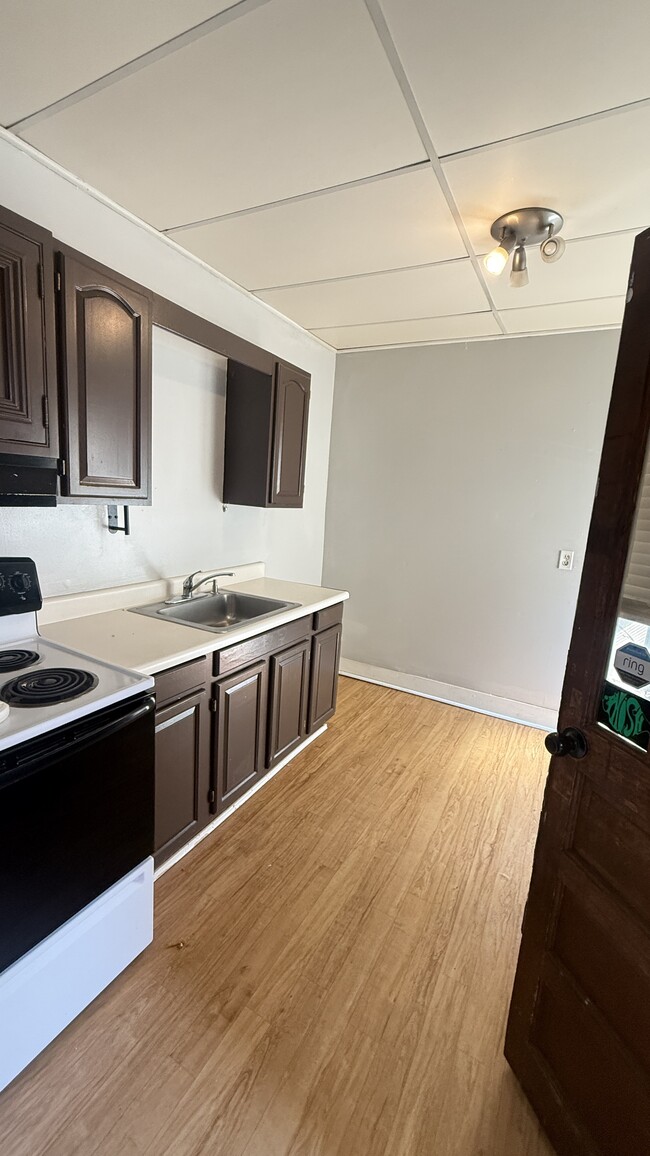 Building Photo - 15 LLC- 21-27 Durand St.