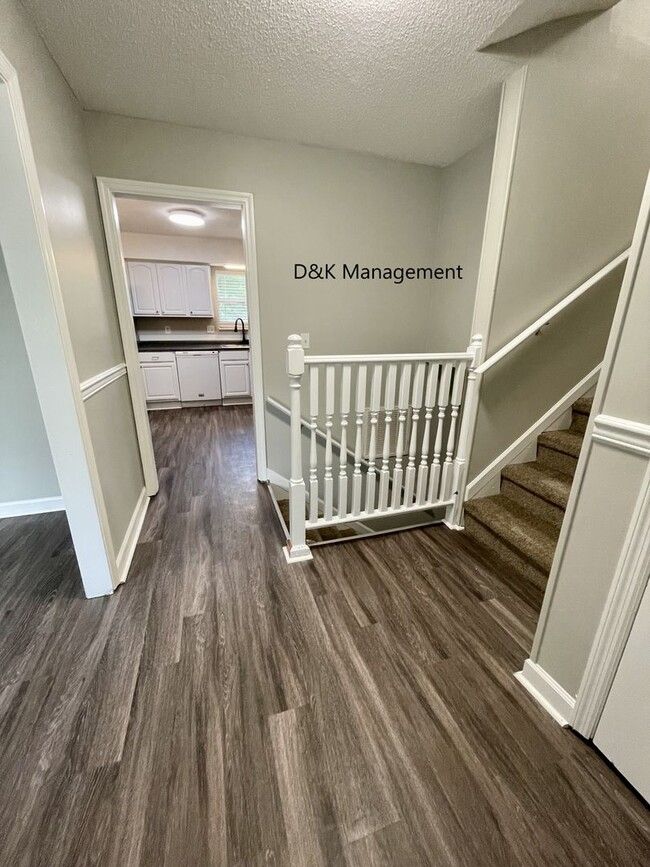 Building Photo - Beautiful 4 Bedroom Home Near Lovell Rd