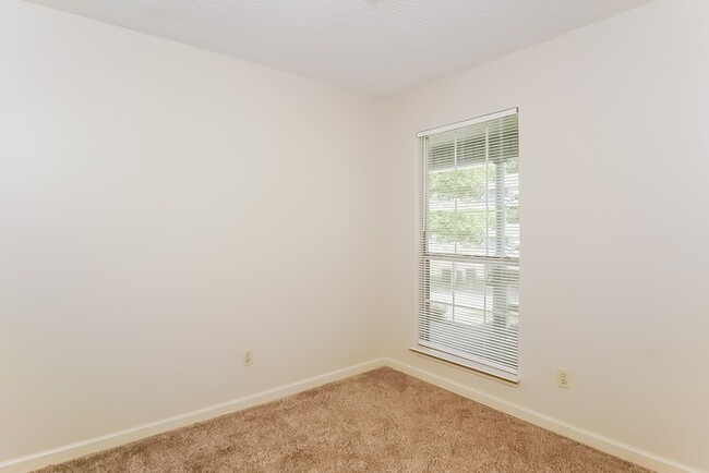 Building Photo - Lovely 3 Bedroom Home in Madison