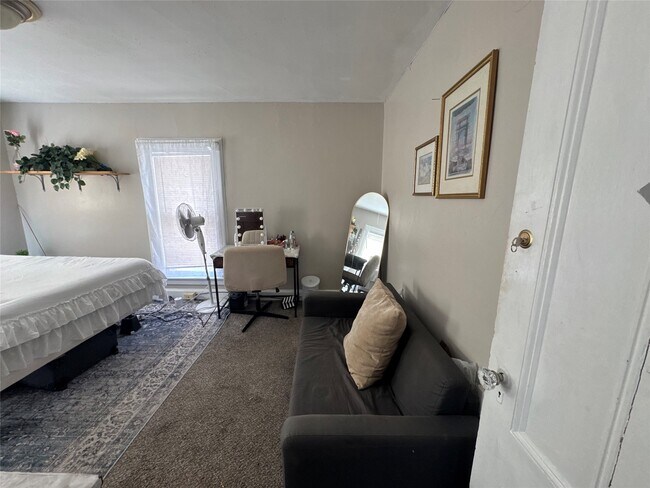 Building Photo - 44 Leroy St