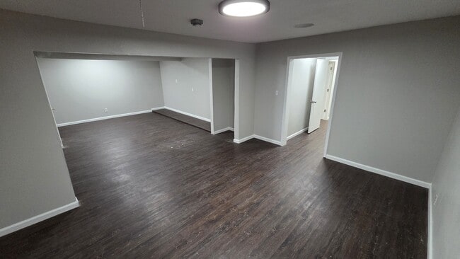 Primary Photo - 7235 Glenview Dr