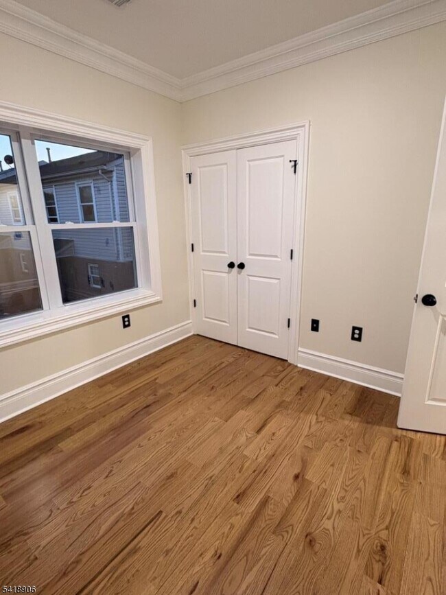 Building Photo - 438 S 11th St