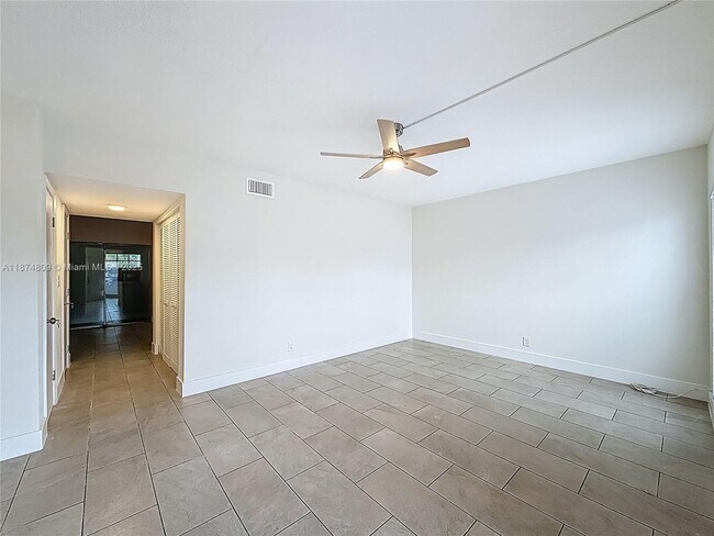 Building Photo - 1379 Seaview