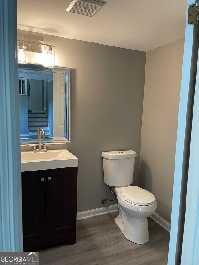 Building Photo - 2660 Turner Valley Cir SW