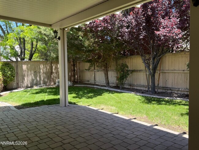 Building Photo - 10890 Oakhaven Dr