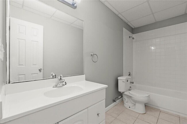 Building Photo - 1440 Grovehurst Dr