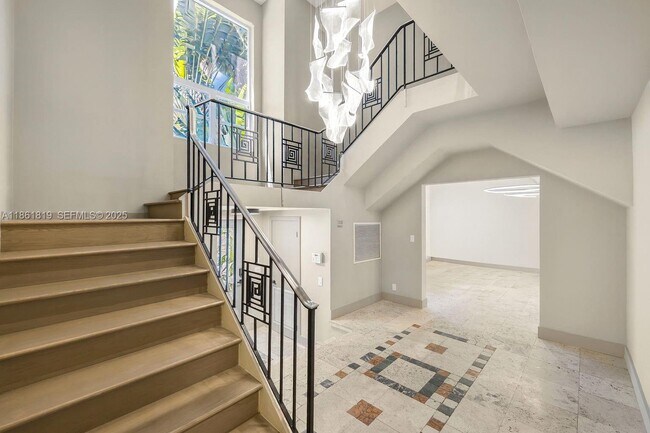 Building Photo - 3180 N Bay Rd