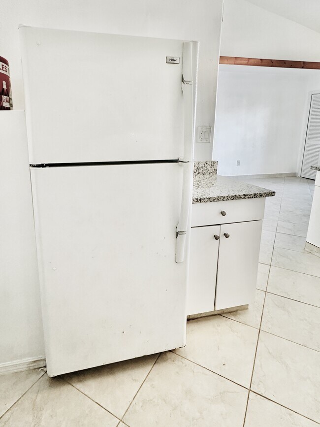 Building Photo - 826 Wiggins Pass Rd