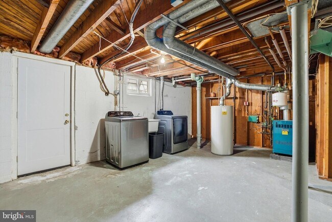 Building Photo - 29 Rolling Ln