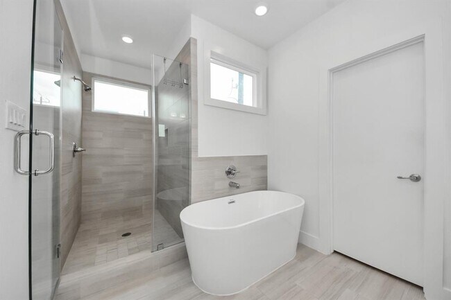 Building Photo - 9654 Habitat St