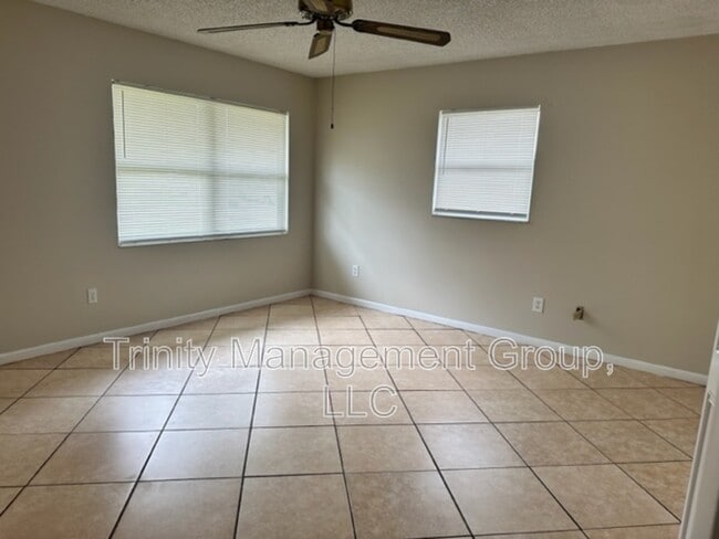 Building Photo - 1366 Haulover Ave